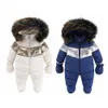 Rompers Winter Baby Rompers grube ciepłe niemowlę z kapturem wewnątrz polaru kombinezonu urodzona chłopiec z dziewcząt zbiór odzieży maluchowe 230927