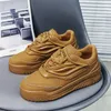 드레스 신발 2023SNEAKERS 캐주얼 남자 소프트 밑창 패션 마이크로 화이버 가죽 통기 높이 증가 평면 플랫폼 실행 230927