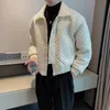 Męskie kurtki zimowe kurtka męska trend zagęszczony wyściełane kurtki Lapel luźne krótkie argyle płaszcz bomber kurtka młodzieżowa streetwear chaquetas hombre 230927