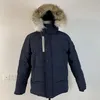 Ceketler Kanadalı Erkek Parka Kış Kış Su Geçirmez Kumaş Erkekler Wolf Fur Wyndham Ceket Kapşonlu Fourrure Dış Giyim Kürkleri Sıcak Ceket