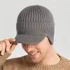 帽子のスカーフグローブセットアウトドアファッションウォームハットメンズ濃厚なウールの秋と冬の耳の保護ニット3色オプション