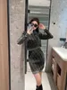 Kadın Örgü Tees Designer Erken Bahar 2023 Yeni Moda Trend Mizaç Ünlü Çift F Jakard Yüksek Boyun Örgü Top+Kısa Etek İki Parçalı Set KBP5