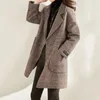 Женская шерстяная куртка в клетку с дизайном в клетку для женщин, кашемировая куртка с большим карманом, теплая осенняя мода, повседневная твидовая куртка с отложным воротником 230927