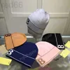 Top Caps Tasarımcı Erkek Beanie Örme Şapkalar Kadın Kafatası Kapağı Mavi Gri Kış Cappello Sıcak Gorra Yumuşak Lüks Bonnet Kadın için Basit Vintage Cappelli 5p4l