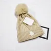 Nuovi cappelli lavorati a maglia per bambini in autunno e inverno cappelli di lana ispessita con palline per mantenere i cappelli caldi e freddi