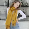 Schals Winter Kaschmirin Frauen Schal weibliche Luxusmarken Lady Tassel Bandana Solid Shawl Wraps Foulard Tippet Pashmina 230927