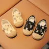 Pierwsze spacerowicze 2023 Spring Lato Baby Baby Buty Boy Buty Soft Wygodne płótno Walker Girls Cloth Sneakers Board 230928