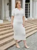プラスサイズのドレス女性のための白いVネック