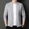 Chandails pour hommes 2023 Tendance printemps et automne Couleur unie Cardigan tricoté Cardigan de style simple coréen Manteau Casual Mode Col V Châle