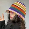 Stingy Brim Hats Gestreepte Regenboog Gehaakte Muts Herfst Winter Mode Handgemaakte Emmer voor Vrouwen Gebreide Franges Warme Mutsen 230916