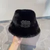 cappello da secchiello invernale firmato Cappelli da uomo e da donna