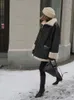 Kvinnors läder faux mode förtjockas svarta pälsrockar för kvinnor långärmad sammet lapels 2023 vinter kvinnlig gata motor lady jackets 230928