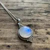 Pendanthalsband designar Teardrop Semi-ädelast Moonstone Halsband för kvinnor Zircon Silver Color Fashion Jewelry251Z