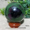 Statuette decorative Rubino naturale con sfera Zoisite Pietra preziosa Cristallo Geode Pietra Sfera energetica Minerali Stanza Reiki Supporto decorativo curativo