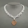 JewLery Designer för kvinnor Klassisk hjärtformad pendel charmkedjemärke smycken halsband med box Alla hjärtans dag