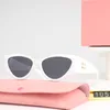 Miumius Gafas De Sol Diseñador De Gatos Para Niñas Gafas De Sol Protección UV Mujeres Gafas De Fiesta Simples Y De Moda Anteojos De Pierna Ancha Tonos De Diseñador Tendencia De Moda
