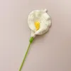 Dekorativa blommor 1 st stickad blomma falsk virkning calla lily bukett bröllopsfest hem dekoration stickning vävd konstgjorda