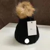 Cloches Women Hats Designer Knit Cap Hat Raccoon Fur Fur Ball Krzyna Kapelusz CLOCHE COLLPOOR WYMOŚĆ STYCZNY UNISEX DO DODATKOWY DLA MĘŻCZYZN