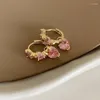 Kolczyki obręcze Uilz różowe serce w kształcie dla kobiet dziewczyny słodki romantyczny złoty kolor metalowy kolczyk 2023 Codzienne życie akcesoria