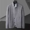 Maglioni da uomo 2023 Giacca da uomo Tinta unita lavorato a maglia Casual Colletto alla coreana Slim Fit Cardigan Cappotto Maglione da uomo Cachi Nero Grigio 4XL