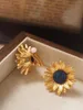 Backs Ohrringe Der Vintage-Sonnenblumen-Ohrclip für Damen ist ein modisches Design aus altvergoldeten Blumen