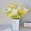 装飾花3/5pcs 5ヘッドシルクスモールデイジーカモミール人工diyウェディングホームテーブル装飾chrysanthemum fake