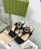 2023 Designer Fashion Round Interlocking Leather Women's Sandals Summer Flats Fashion Beach Women's Slippers 35-43with Box