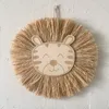 Pegatinas de pared Decoración de vivero nórdico Hecho a mano Madera Paja Tejida Dibujos animados León Decoración Adorno colgante para la habitación de los niños 230928