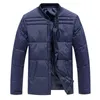 Chaquetas para hombres para hombre otoño e invierno chaqueta de plumón forro engrosado desgaste exterior abrigo de pato blanco color sólido abrigos de estilo simple 2023