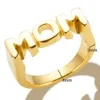 Anillos de boda Moda Chapado en oro Letras brillantes Anillos de acero inoxidable para mujeres Hombres Mamá SIS Papá Joyería polaca de alta calidad Regalo de Navidad 230928