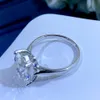 حلقات الكتلة Luomansi 10 5ct Oval Super Flash Big Diamond Ring 100 ٪ -S925 Sterling Silver 18K Gold Women Engagement Jowldr266H