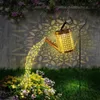 Objets décoratifs Figurines Bouilloire solaire Lumière Jardin extérieur Arrosoir Pelouse Creux Fer Rétro Paysage Insert Lumières 230928