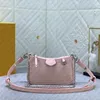 Lyxiga crossbody väskor designer väskor klassiska axelväskor kvinnor plånbok mini svart handväska väskor sliver kedja väska woc satchel mode bälte väskor tygväskor plånbok pursar