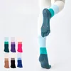 Спортивные носки женские противоскользящие для йоги, пилатеса, красочные, с пятью пальцами, для фитнеса, спортзала, с эластичным носком