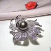 Broches MeibaPJ 12mm grande perle noire naturelle fleur broche mode pull bijoux pour femmes