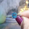 Bröllopsringar Huitan Personlighet Blue Cubic Zirconia Finger Ring for Women mode Contracted Design Daily Wear Party Luxury Jewelry