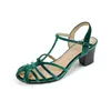 Sandálias femininas retrô senhoras sapatos de veludo primavera vintage gladiador fivela cinta perto do dedo do pé sandália de verão 0516