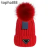 2023 New Mody Momen Ladies Warm Winter Feanie grande FAUX FUR POM POM