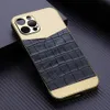 Luxe metaal roestvrijstalen krokodiltextuurkoffers voor iPhone 14 13 12 11 Pro Max Soft Pating Frame Camera Beschermende hoes