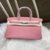 30 -cm luksusowa torebka ręcznie robiona różowa kolory epsom skórzana linia woskowa szwy złoty i srebrny sprzęt ma również 3246