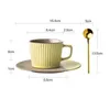 Kupalar Avrupa tarzı basit kahve fincanı retro seramik espresso ve tabak seti yaratıcı ikindi çay çelenk