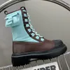 Nieuwste halve laarzen Designer koeienhuid Splice bedrukte stoffen damesschoenen vetersluiting ronde tenen Tweekleurige splitsen Martin bootie 35-41 Fashion Bag decoratie Combat boot