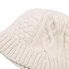Bérets Femmes tricotes torsadées chapeaux de bassin automne d'automne d'hiver chaud couleur solide de couleur pêcheur en laine Fashion du seau d'extérieur sauvage