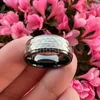 Alyans Itungsten 6mm 8mm Erkekler Kadın Siyah Hammered Tungsten Ring Band moda takı İki ton basamaklı kenarlar konfor uygun