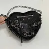 Torba designerska 2023 LE CAGOLE W kształcie serca torby na ramię jasne cielę skórzane w stylu motocyklowym torby na ciało srebrne torebki nitowe xw9e