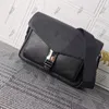 Luxurys Designers Bags L 30 couro e tela moldam o espa￧o de enchimento Postman Bag 746 Mailbag287h