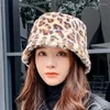 Berets Ysyx Plush Leopard-Print Fisherman Hat's Women Autumn Winter Retro Street Warm Warm Bucket Cap's Coreaning Beanie