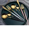 Servis uppsättningar 10SetFour Piece Presentlåda uppsättning av rostfritt stål Western Table Titanium Gold Spoon Black Fork Chopsticks