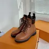 Lyxdesigner 23FW Territory Flat Ranger Boots Kalvläder och Shearling Treaded Gummi Yttersula Chunky Winter Martin Boot Sneakers Med Original Box