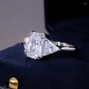 Anéis de casamento Cristal de triângulo quadrado de prata na moda para mulheres brilharem branca CZ INLAY INLAY JOENS PARTE